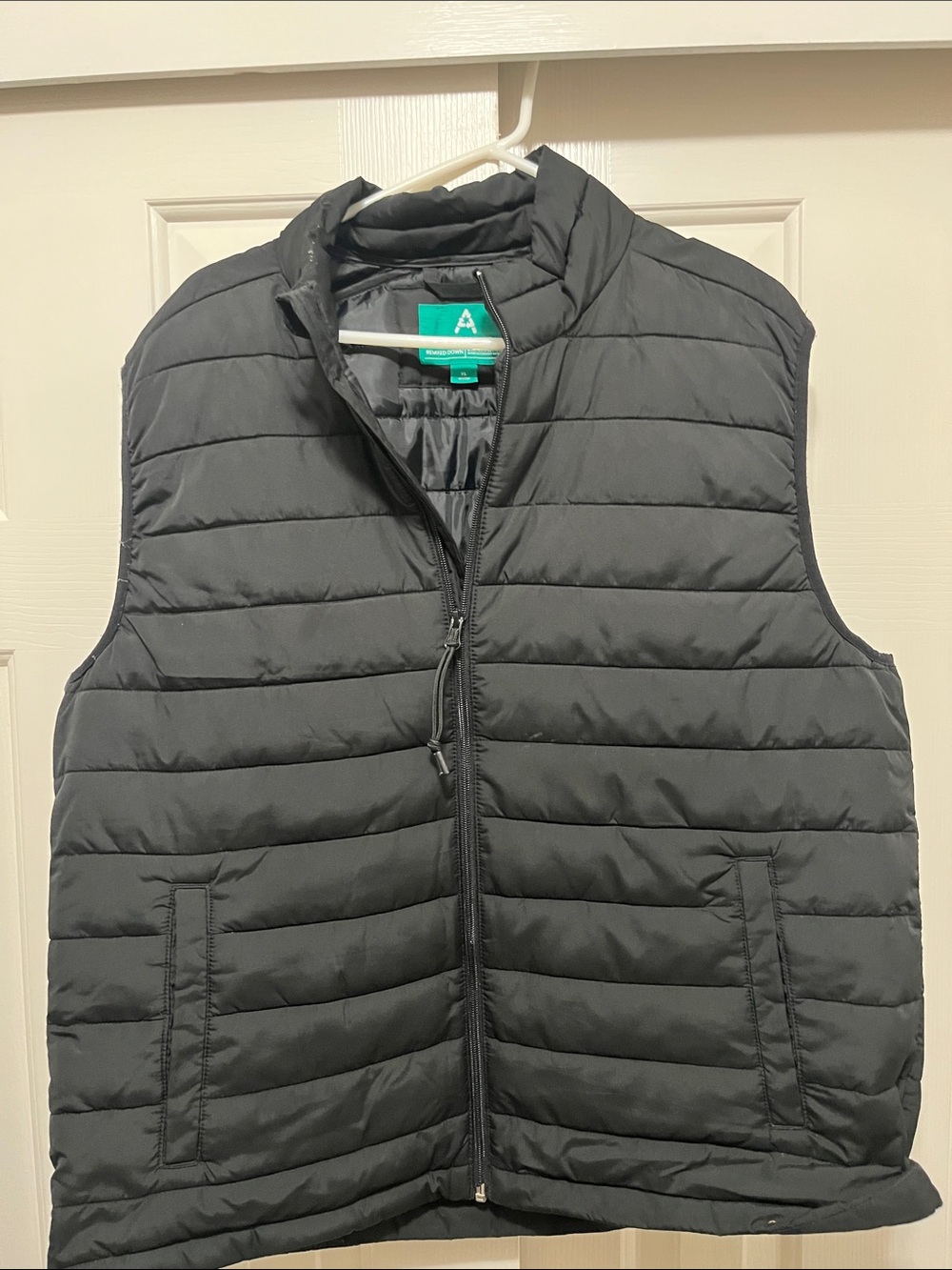 Aeropostale Men’s Black Quilted Puffer Vest